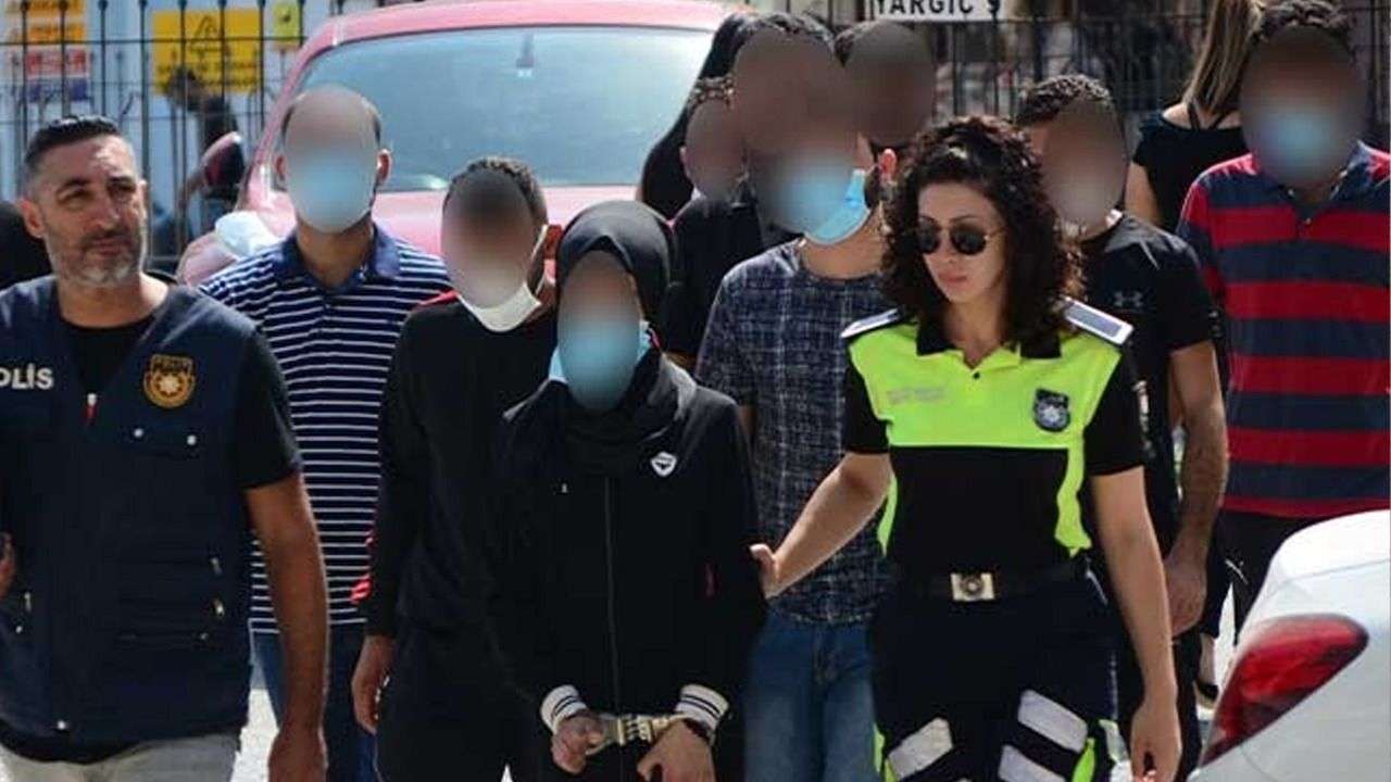 9 mülteci daha mahkemeye çıkarıldı 9 mülteci daha mahkemeye çıkarıldı