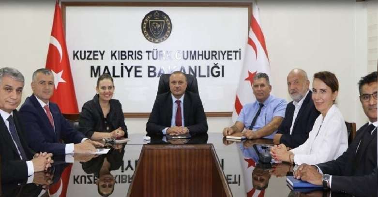 Maliye Bakanı Şan, Kuzey Kıbrıs Bankalar Birliği heyetini kabul etti Maliye Bakanı Şan, Kuzey Kıbrıs Bankalar Birliği heyetini kabul etti