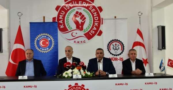 Serdaroğlu, aylardır okullardaki hademe sorununu görüşmek için talep ettikleri randevulara yanıt alamadıklarını söyledi. Serdaroğlu, aylardır okullardaki hademe sorununu görüşmek için talep ettikleri randevulara yanıt alamadıklarını söyledi.