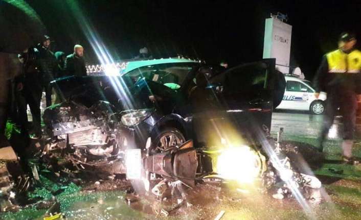 Kalkanlı'da dün gerçekleşen trafik kazasında olay yerinden ayrılan sürücünün kimliğinin tespit edildiği açıklandı. Kalkanlı'da dün gerçekleşen trafik kazasında olay yerinden ayrılan sürücünün kimliğinin tespit edildiği açıklandı.