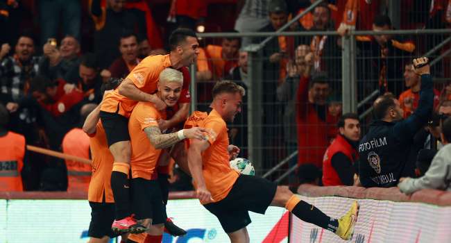 Galatasaray derbide İcardi ile güldü Galatasaray derbide İcardi ile güldü
