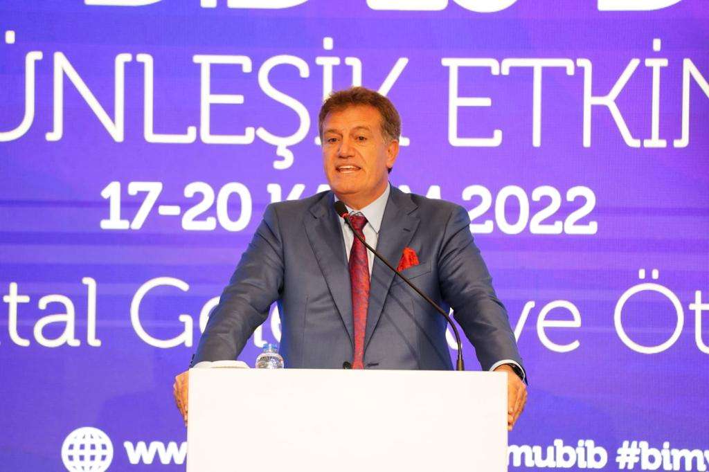 Bayındırlık ve Ulaştırma Bakanı Erhan Arıklı, Türkiye’deki bilişim sektörünü KKTC’nin tanıtılmasına destek vermeye çağırdı. Bayındırlık ve Ulaştırma Bakanı Erhan Arıklı, Türkiye’deki bilişim sektörünü KKTC’nin tanıtılmasına destek vermeye çağırdı.