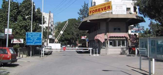 Polisin uyarısına rağmen sınırı geçti Polisin uyarısına rağmen sınırı geçti