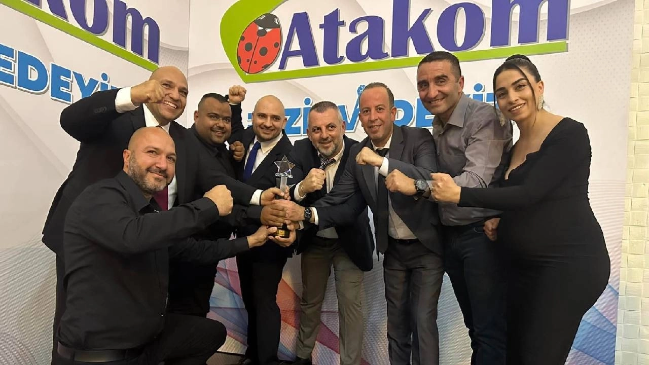 Atakom Atakom