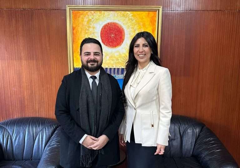 Kıbrıslı Türk Piyanist Öktem Kıbrıslı Türk Piyanist Öktem