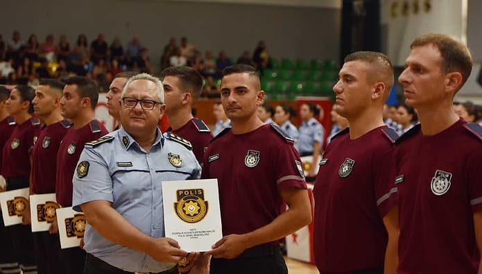 Polis Okulu Yemin ve Mezuniyet Töreni yapıldı Polis Okulu Yemin ve Mezuniyet Töreni yapıldı