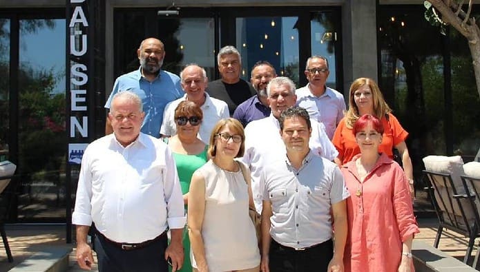 Kıbrıslı Türk ve Rum sendikacılar Şampiyon Kıbrıslı Türk ve Rum sendikacılar Şampiyon