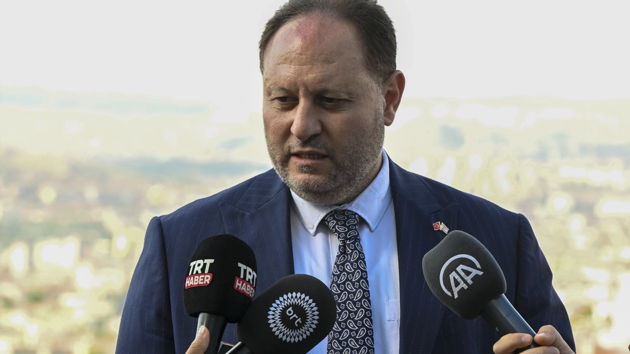 Görevden alınan İçişleri Bakanı Ziya Öztürkler Görevden alınan İçişleri Bakanı Ziya Öztürkler