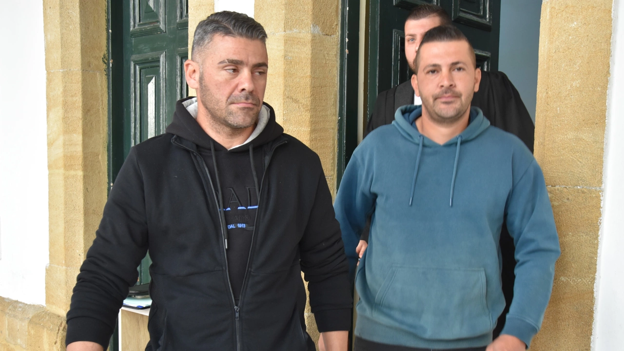 Serdan Şenel, Şeren Senel ve Hayrettin Oben Bardak Serdan Şenel, Şeren Senel ve Hayrettin Oben Bardak