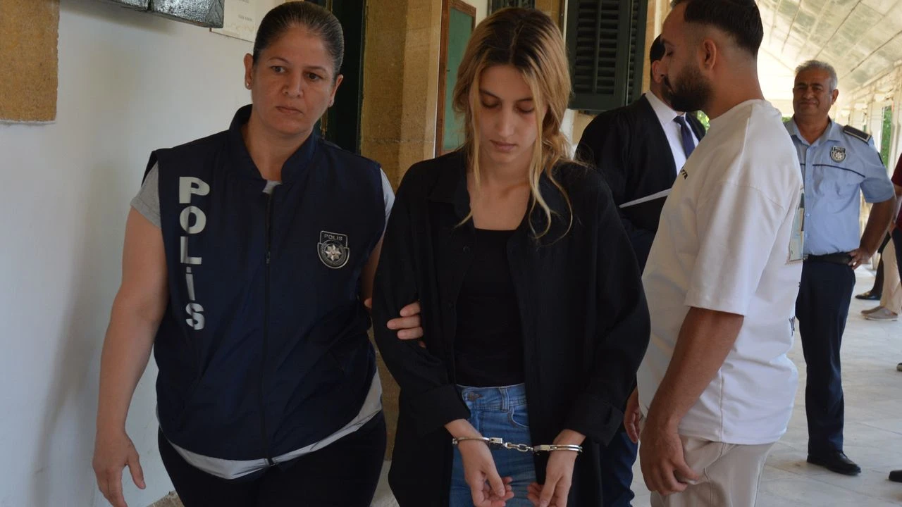 mahkeme-yalanci-karar-1 Elmas Sayar , 2 yıl hapis yatacak mahkeme-yalanci-karar-1 Elmas Sayar , 2 yıl hapis yatacak