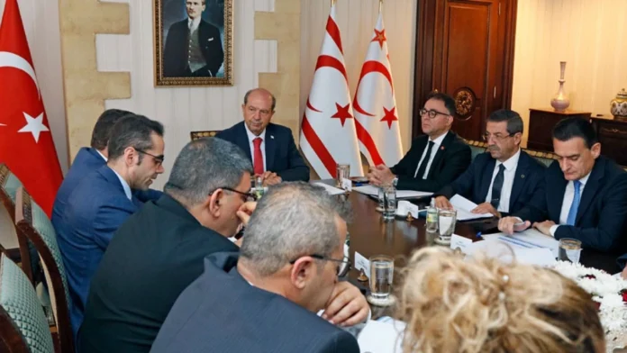 Cumhurbaşkanlığı’nda sürpriz zirve Cumhurbaşkanlığı’nda sürpriz zirve