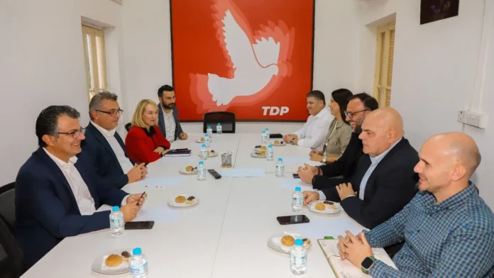 Erhürman ile Çeler’den ortak çağrı: Bir an önce erken seçim! Erhürman ile Çeler’den ortak çağrı: Bir an önce erken seçim!