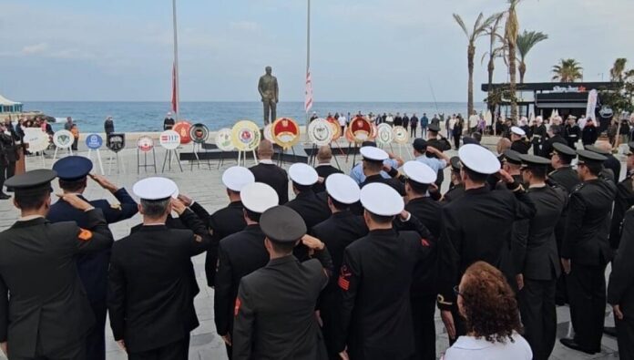 Atatürk, ilçelerde de törenlerle anıldı Atatürk, ilçelerde de törenlerle anıldı