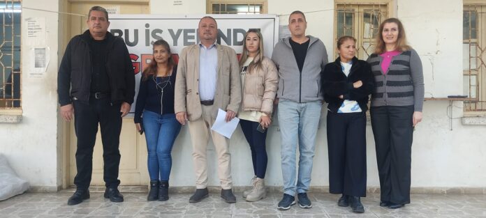 ADA-SEN, Gazimağusa Ehliyet Şubesi’nde grev yaptı ADA-SEN, Gazimağusa Ehliyet Şubesi’nde grev yaptı