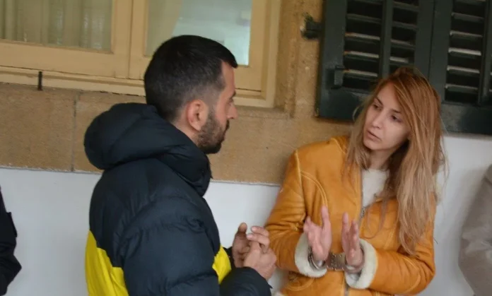 Bagajda Kaçak Geçiş: Metehan Sınır Kapısında Yakalandılar! Bagajda Kaçak Geçiş: Metehan Sınır Kapısında Yakalandılar!