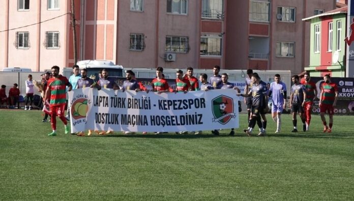 Çanakkale'de Kepezspor ile Lapta Türk Birliği Spor arasında dostluk maçı yapıldı Çanakkale'de Kepezspor ile Lapta Türk Birliği Spor arasında dostluk maçı yapıldı