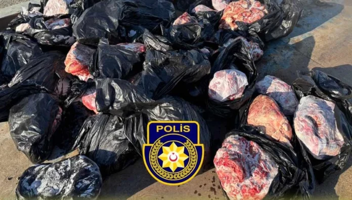 Gayretköy’de 520 kilo kaçak et ele geçirildi Gayretköy’de 520 kilo kaçak et ele geçirildi
