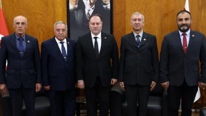Meclis Başkanı Öztürkler: “Güney Kıbrıs'ın silahlanma adımları tehlikeli” Meclis Başkanı Öztürkler: “Güney Kıbrıs'ın silahlanma adımları tehlikeli”