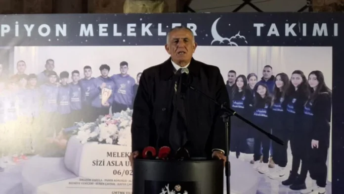 Çavuşoğlu: Şampiyon Meleklerimizi unutmadık, unutturmayacağız Çavuşoğlu: Şampiyon Meleklerimizi unutmadık, unutturmayacağız