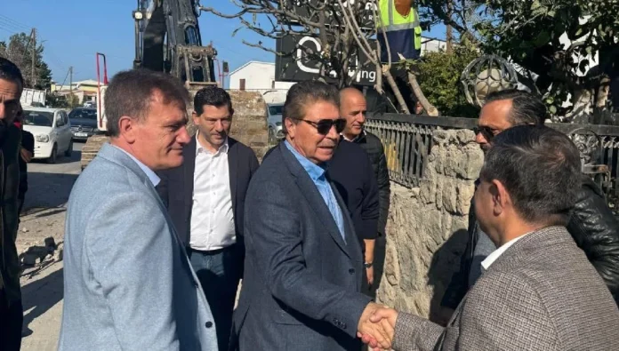 Başbakan Üstel ve bakanlar, yapımına başlanan Girne – Çatalköy yolundaki çalışmaları yerinde inceledi... Başbakan Üstel ve bakanlar, yapımına başlanan Girne – Çatalköy yolundaki çalışmaları yerinde inceledi...