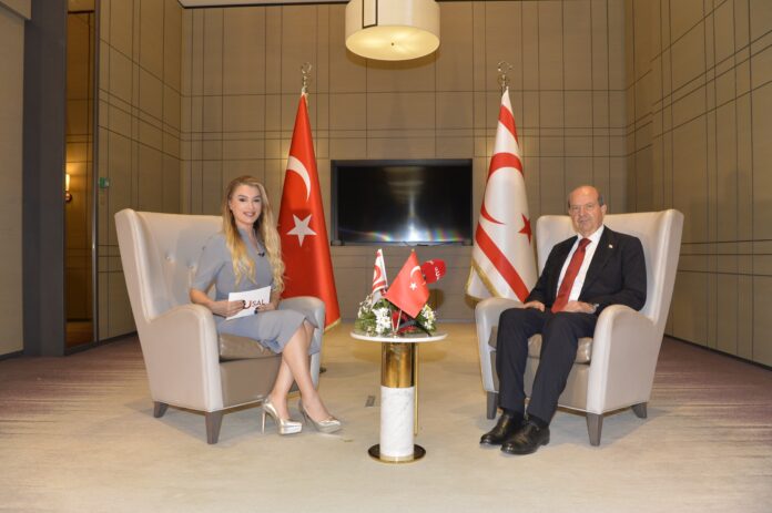 Cumhurbaşkanı Ersin Tatar, Cenevre Zirvesi öncesinde İstanbul’da Ulusal Kanal’dan gazeteci Yeşim Eryılmaz’ın sorularını yanıtladı.