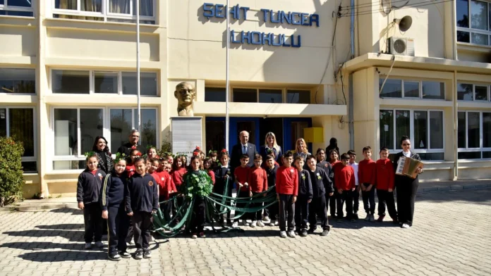 Cumhurbaşkanı Tatar, Şehit Tuncer İlkokulu’nu ziyaret etti