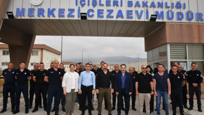 cezaevi-eylem-tim-1 KTAMS ve KAMUSEN, cezaevindeki sorunlar için hükümete 21 Mayıs'a kadar süre