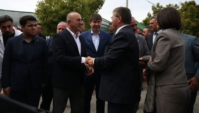 Başbakan Üstel'den Türkiye Dışişleri eski Bakanı Mevlüt Çavuşoğlu'na taziye ziyareti