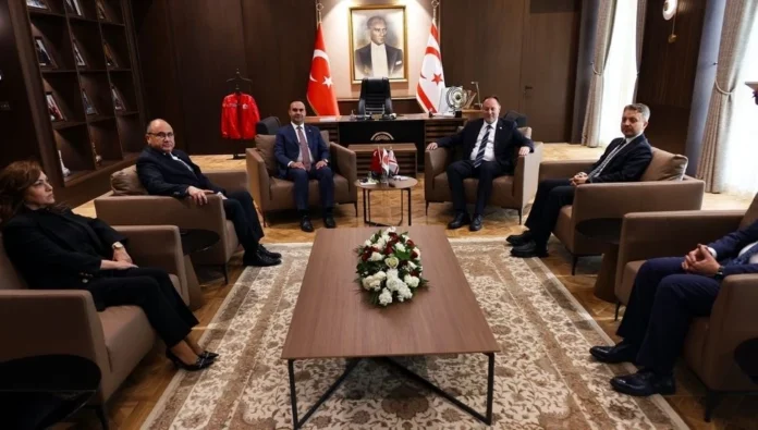 Meclis Başkanı Öztürkler Türkiye Sanayi ve Teknoloji Bakanı Kacır’ı kabul etti