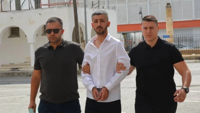 Bıçak darbesinden çantası sayesinde kurtuldu: Zanlı 2 gün tutuklu kalacak