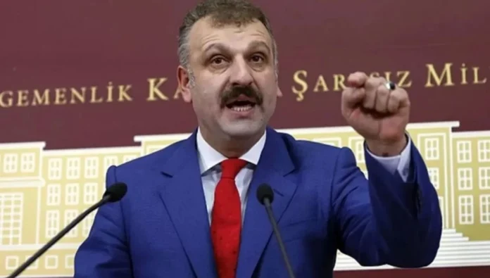 Oktay Saral bu kez de kendi bakanını hedef aldı!