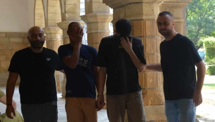 Uyuşturucudan yakalandılar: Birinin okula devam etmediği diğerinin kaçak yaşadığı ortaya çıktı