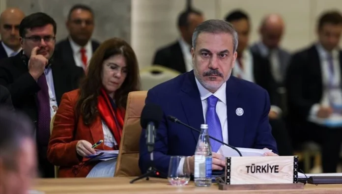 Türkiye Dışişleri Bakanlığı: Hakan Fidan'ın diplomasına ilişkin iddialar asılsızdır