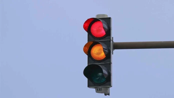 trafik sinyalizasyon trafiklambasi_1590566473