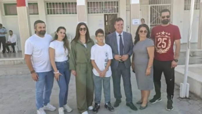 YDP Genel Başkanı ve Bayındırlık ve Ulaştırma Bakanı Erhan Arıklı, oyunu kullandı