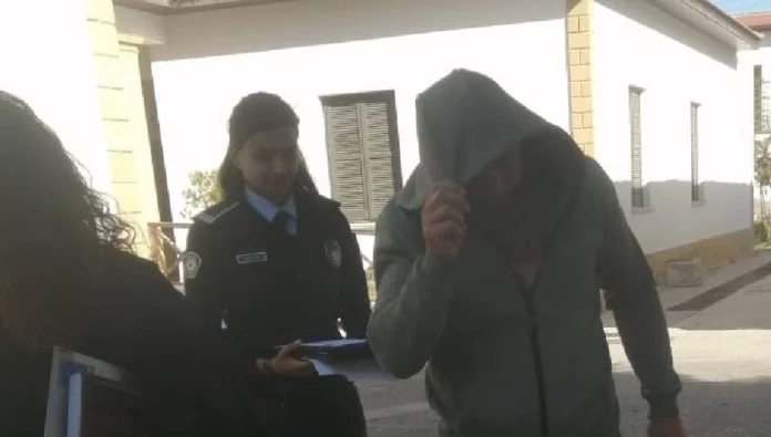 Kanlıköy'de trafik kavgası: Korkutmak için ruhsatlı silahını gösterdi, tutuklandı