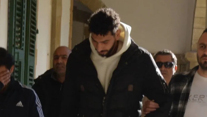 v2ahmedsaleÜlkede kaçak ve üzerinde yaklaşık 100 gram uyuşturucu bulunan zanlıya 3 yıl 6 ay hapis cezası!m_1738246185