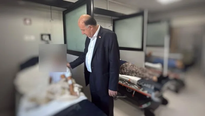 İskele’deki trafik kazasının ardından Dinçyürek, yaralanan çocukları hastanede ziyaret etti