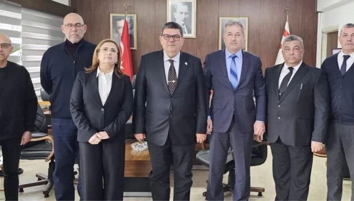 Özdemir Berova, Döviz Büroları Birliği ile görüştü: Piyasada nakit döviz sıkıntısı var