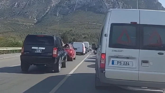 Ciklos’ta trafik kazası trafiği kilitledihaberboyutuablonsuzkopyaskopyaskopyaskopyaskopyaskopyas-2026-04-16t165648181_1776348037