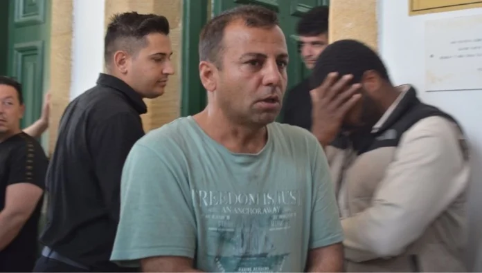 Bağış kutusundan para çalmıştı: İş yeri paramı vermedi, çalışma iznimi çıkartmadı, açtım