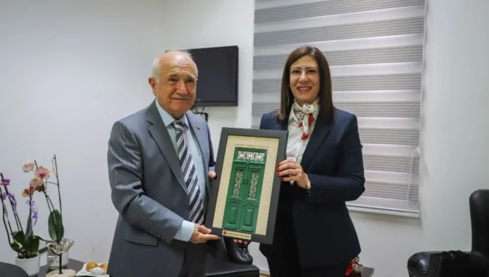 Sıla Usar İncirli, eski TBMM Başkanı Cemil Çiçek ile görüştü