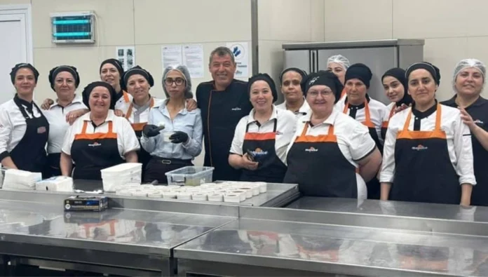 Kıbrıs gastronomisinin en önemli isimlerinden Şef Mustafa Büyükertaş’a “Yılın En İyi Şefleri” Ödülü