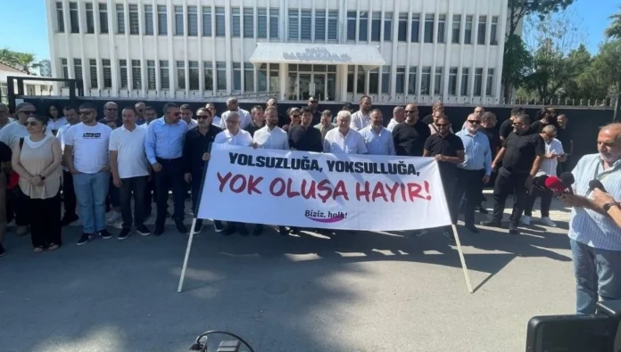 Sendikalar Başbakanlık önünde eylem yaptı: Yolsuzluğa, yoksulluğa, yok oluşa hayır