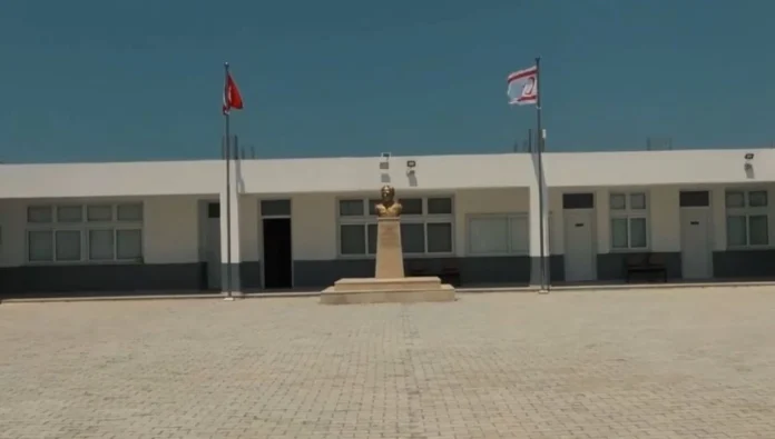 Çayırova İlkokulu, depreme dayanıklı olarak yeniden inşa edilerek hizmete açıldı