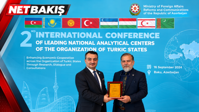 Bakü’de Dr. İlyas Huseynov’a Anlamlı Teşekkür: Okyay Sadıkoğlu’ndan Plaket