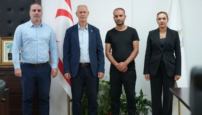 v2normalhHasipoğlu, mağduriyetini ihbar eden kazazedeyi kabul etti: Kazazedenin sigortası ödendiaberboyutuablonsuzkopyaskopyaskopyaskopyaskopyaskopyas-2026-09-07t174037888_1788792143