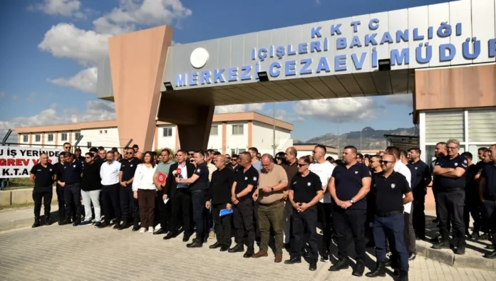 Sendikalar Merkezi Cezaevi'nde tam gün grevde: Acil durum harici giriş-çıkış yok