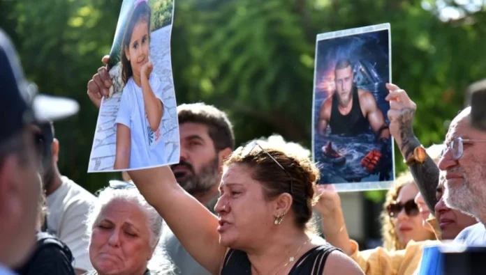 Yakınlarını kaybeden aileler Girne Mahkemesi önünde açıklama yaptı: Müebbet almalarını istiyoruz!